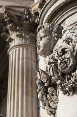 St Paul Katedrali Milano içinde dış ayrıntılı oymalar