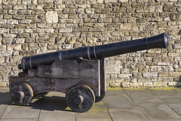 Kanone auf Burg Lincoln in Großbritannien — Stockfoto