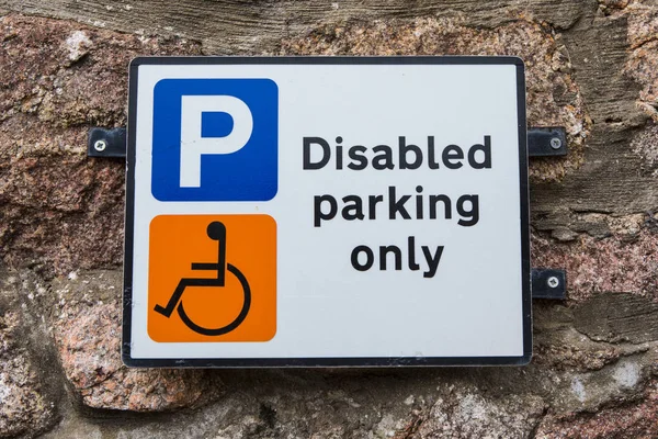 Parcheggio per disabili solo segno — Foto Stock