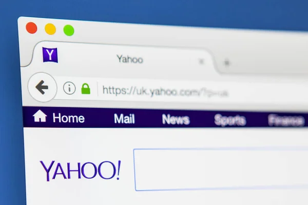 Yahoo Web sitesi bilgisayar ekranında — Stok fotoğraf