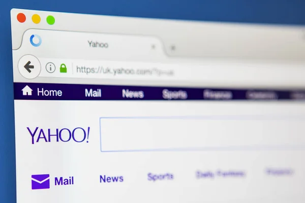 Yahoo ιστοσελίδα στην οθόνη του υπολογιστή — Φωτογραφία Αρχείου