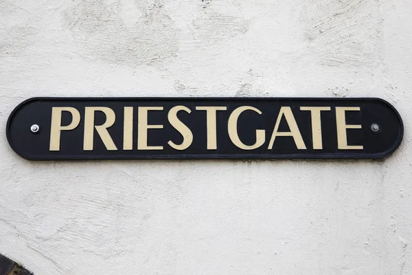 Priestgate 街标志在彼得伯勒 — 图库照片