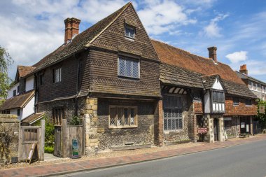 Lewes evde Cleves'li Anne