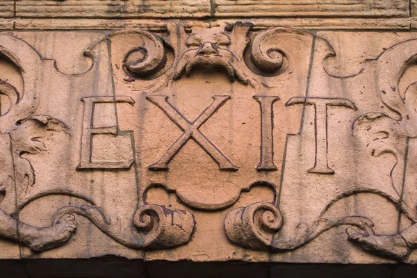 EXIT Sign on Building Exterior — Stock Photo, Image