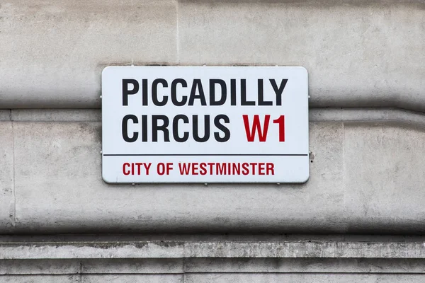 Piccadilly Circus in London — Stockfoto