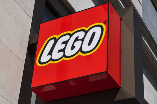 Σημάδι κατάστημα Lego — Φωτογραφία Αρχείου