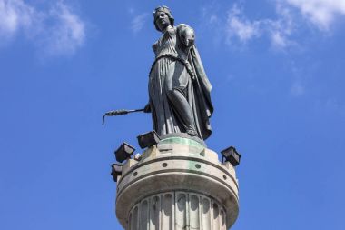 Lille Tanrıça sütun