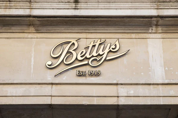 Bettys Cafe Tea Rooms-York-i — Stock Fotó