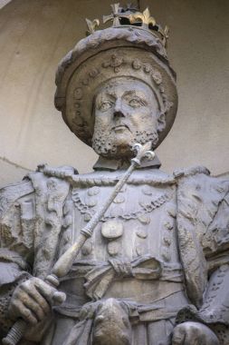 Kral Henry VIII heykeli Londra'daki