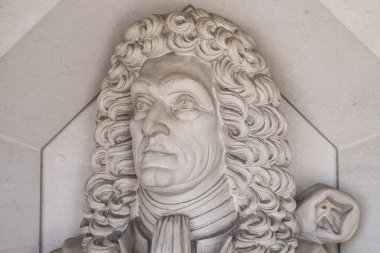 Londra'da Sir Christopher Wren heykel