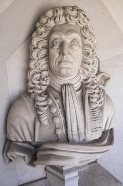 Londra'da Sir Christopher Wren heykel