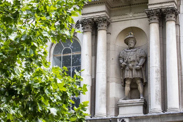 Král Henry Viii socha v Londýně — Stock fotografie