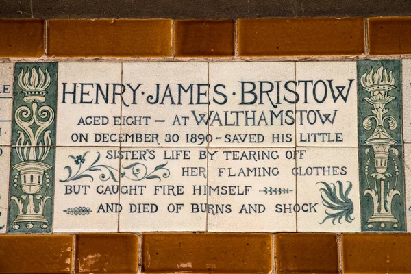 Plak için kahramanca Memorial'dan kendini Londra'da kurban