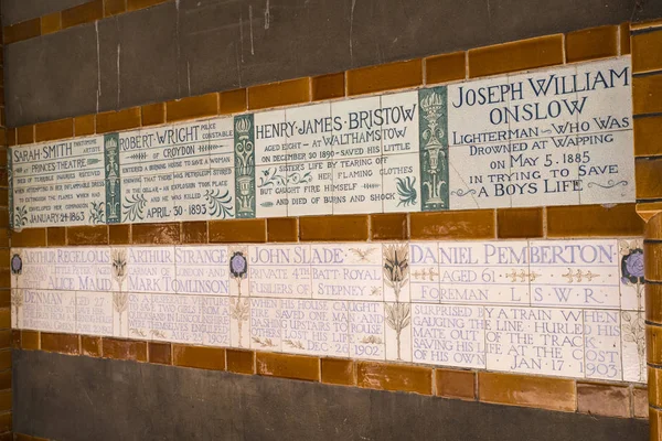 Londra'da kendini feda kahramanca anıt