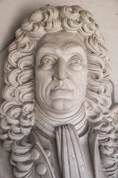 Sir Christopher Wren sochařství v Londýně — Stock fotografie