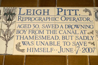 Plak için kahramanca Memorial'dan kendini Londra'da kurban