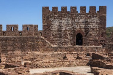 Castle of Silves içinde bulunan tarihi ve güzel şehir of Silves Portekiz.