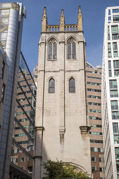 伦敦 St. Alban 教堂塔 — 图库照片