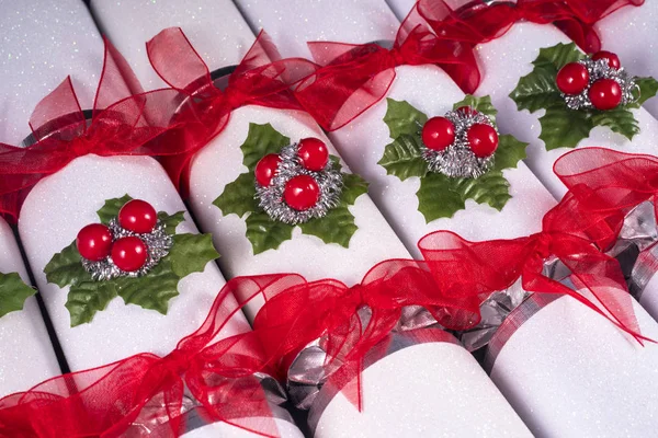 Traditionella Christmas Crackers — Stockfoto