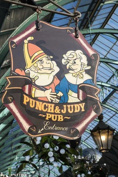 Punch e Judy Pub a Londra — Foto Stock