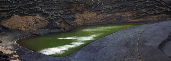 Zielone laguny w El Golfo w Lanzarote — Zdjęcie stockowe