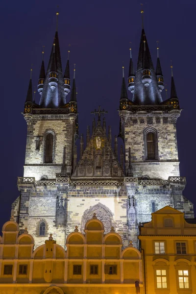 Tynkyrkan i Prag — Stockfoto