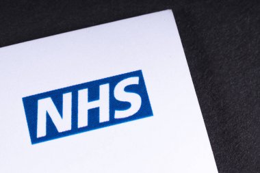 Bir broşür logosuna NHS