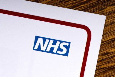 Bir broşür logosuna NHS