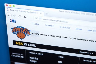 Londra, İngiltere - 5th Mart 2018: New York Knicks - ABD'li profesyonel basketbol takımında 5 Mart 2018 için resmi web sitesi ana sayfası.