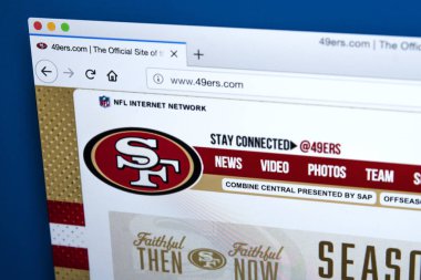 Londra, İngiltere - 5th Mart 2018: Resmi web sitesi profesyonel Amerikan futbol takımında 5 Mart 2018 San Francisco 49ers için-ana sayfası.