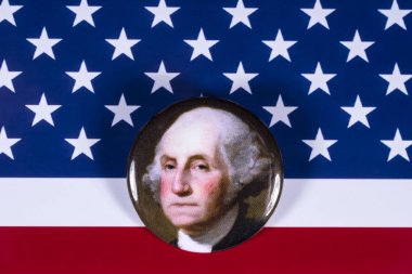 Londra, İngiltere - 27th Nisan 2018: ABD bayrağı üzerinde 27 Nisan 2018 resimde A George Washington rozeti. Washington, Amerika Birleşik Devletleri ve bir kurucu babası 1 başkandı. 