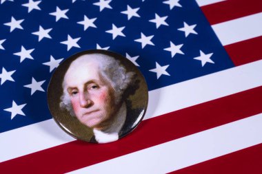 Londra, İngiltere - 27th Nisan 2018: ABD bayrağı üzerinde 27 Nisan 2018 resimde A George Washington rozeti. Washington, Amerika Birleşik Devletleri ve bir kurucu babası 1 başkandı. 