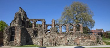 St. Botolphs Priory tarihi pazar kasaba Colchester Essex, İngiltere'de bir görüntü. Tarikat bir ortaçağ Augustinerinnen dini covent yapıldı.. 