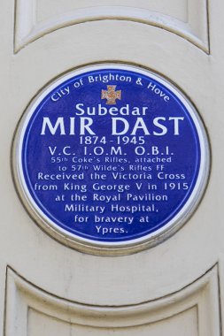 Brighton, İngiltere - 4 Mayıs 2018: mavi plaket nerede Subedar Mir tıklayacağım Victoria Cross George V cesur 4 Mayıs 2018 alınan Savaşı içinde alınan anısına Royal Pavilion Brighton, bulunan.