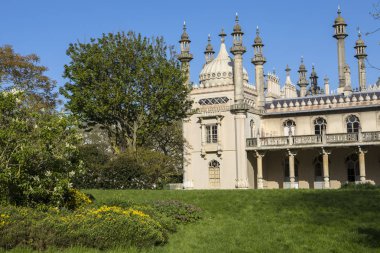 Tarihi Royal Pavilion, Sussex, İngiltere'de Brighton şehrinde yer alan bir görüntü. Hint Saracenic tarzında inşa edilmiştir.  