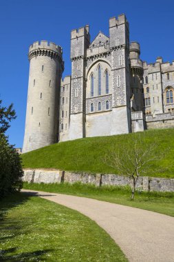 Arundel, İngiltere - 5 Mayıs 2018: bir görünümü üzerinde 5 Mayıs 2018 tarihi pazar kasaba Arundel West Sussex, İngiltere'de, içinde yer alan muhteşem Arundel Kalesi.