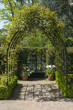 Arundel, İngiltere - 5th Mayıs 2018: Güzel bahçeleri West Sussex, İngiltere 5 Mayıs 2018'de kalede Arundel.