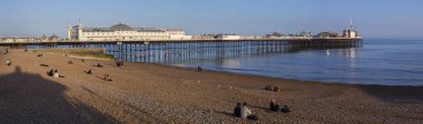 Brighton, İngiltere - 4 Mayıs 2018: Panoramik Brighton Pier Sussex, İngiltere'de, içinde 4 Mayıs 2018 üzerinde. 