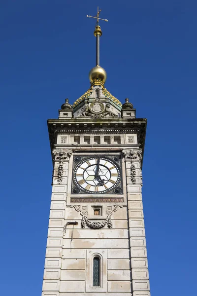 钟楼的看法 也称为禧钟塔 位于英国苏塞克斯市布莱顿城市 — 图库照片