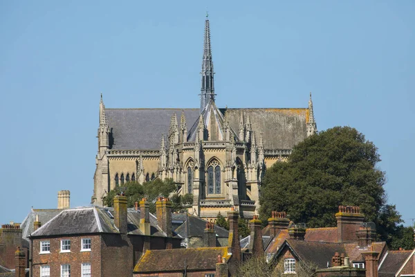 View Magnificent Arundel Cathedral Looming Rooftops Town Arundel West Sussex — Stock Photo, Image