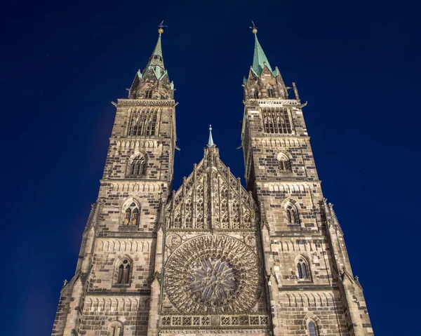 St. Lorenz Kirche i Nürnberg — Stockfoto