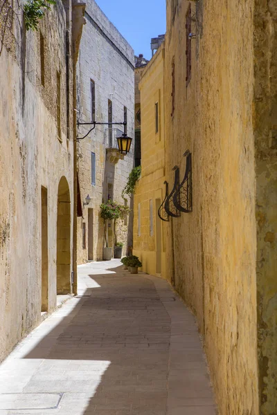Pretty Narrow Street en Mdina —  Fotos de Stock
