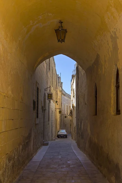 Mdina मध्ये अरुंद रस्ता — स्टॉक फोटो, इमेज