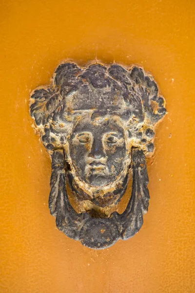 Batedor de porta em Mdina — Fotografia de Stock