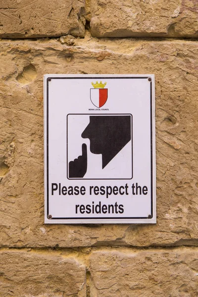 Respecteer de bewoners in Mdina. — Stockfoto