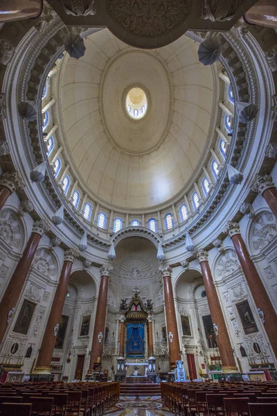A Basílica de Nossa Senhora do Monte Carmelo em Valletta — Fotografia de Stock