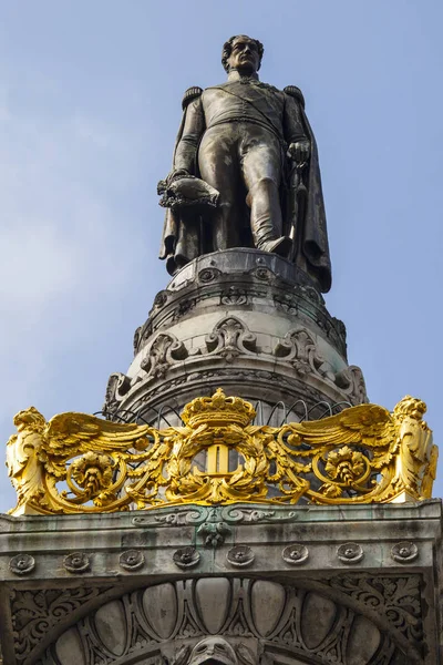Estátua do Rei Leopoldo I sobre a coluna do Congresso em Bruxelas — Fotografia de Stock