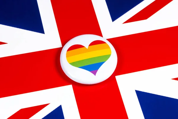 Corazón del arco iris LGBTQ con la bandera del Reino Unido —  Fotos de Stock