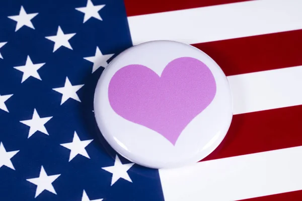 Pembe Kalp Sembolü ve Usa Bayrağı — Stok fotoğraf