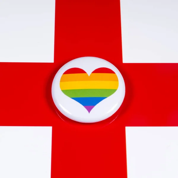 Lgbtq Gökkuşağı Kalbi ve İngiltere Bayrağı — Stok fotoğraf